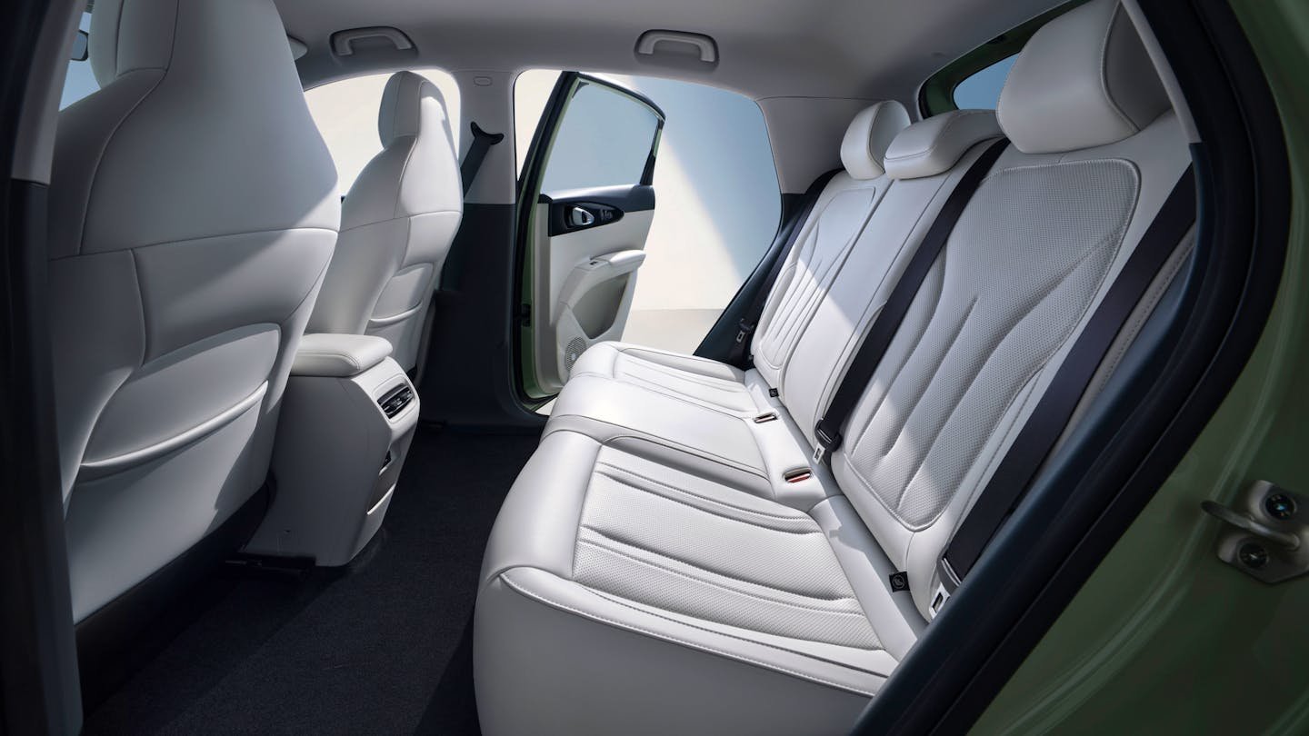 
								Geely EX2 Pro BEV full									