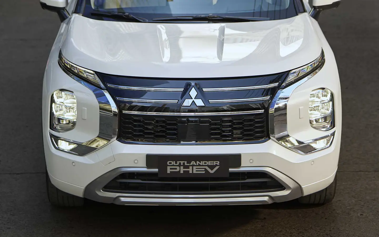
								MITSUBISHI OUTLANDER PHEV full									