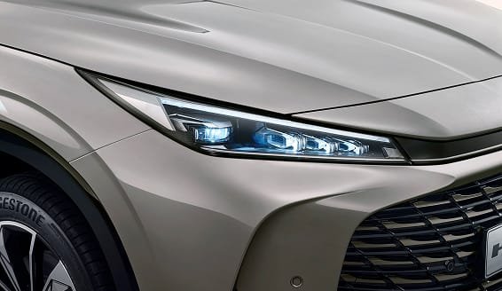 
								MG HS 1.5 T HYBRID + full									