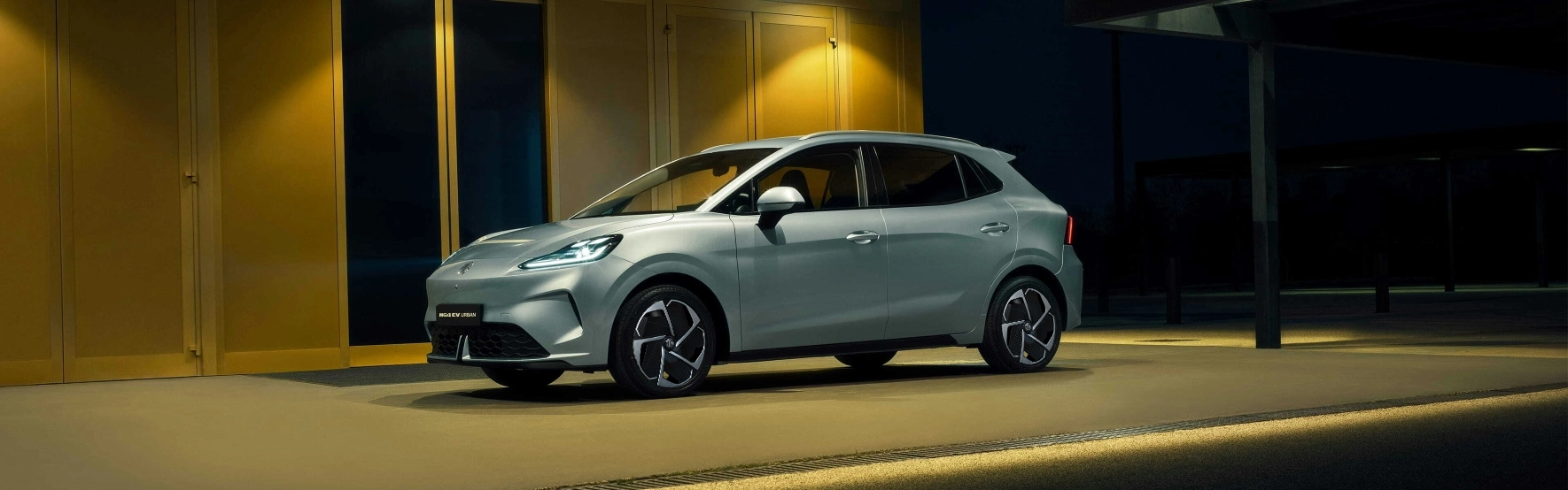 
								MG4 URBAN EV full									